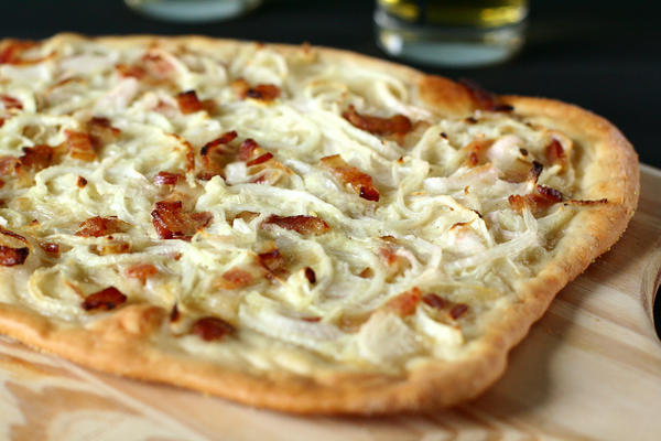 Tarte flambée (Grand Est) Tarte flambée (Grand Est)